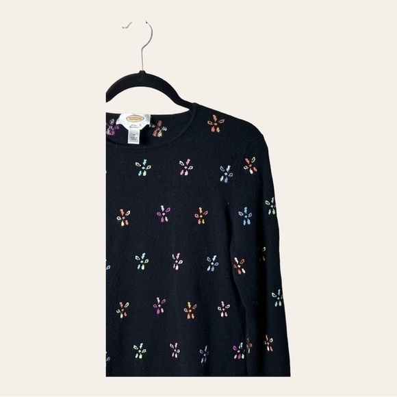 0046. TALBOTS LONG SLEEVE TOP 100% CASHMERE‎ BLACK WITH MULTI COLOR FLOWERS - Picture 2 of 9